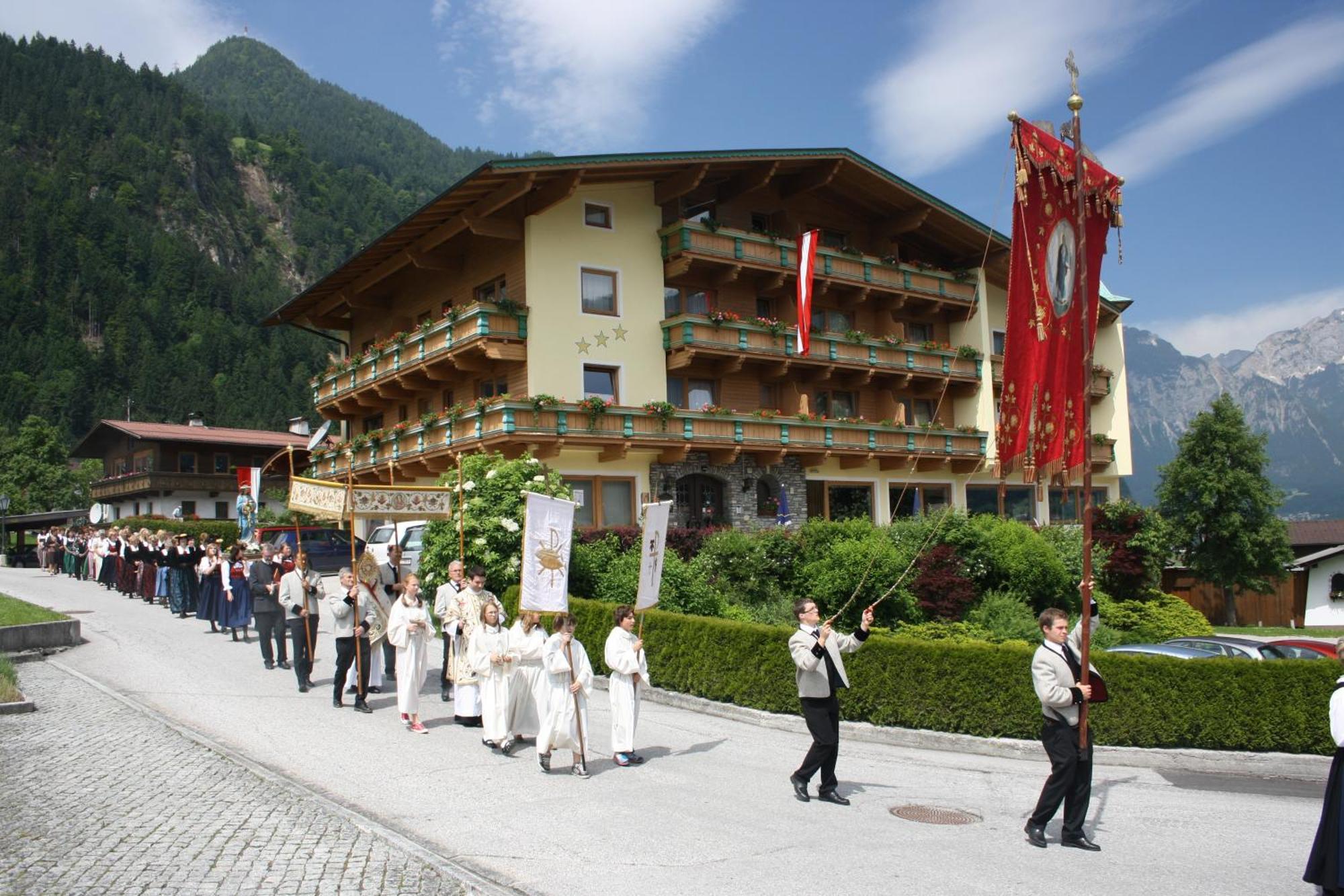 Hotel Gasthof Jaeger Zillertal ชลิทเทอร์ส ภายนอก รูปภาพ