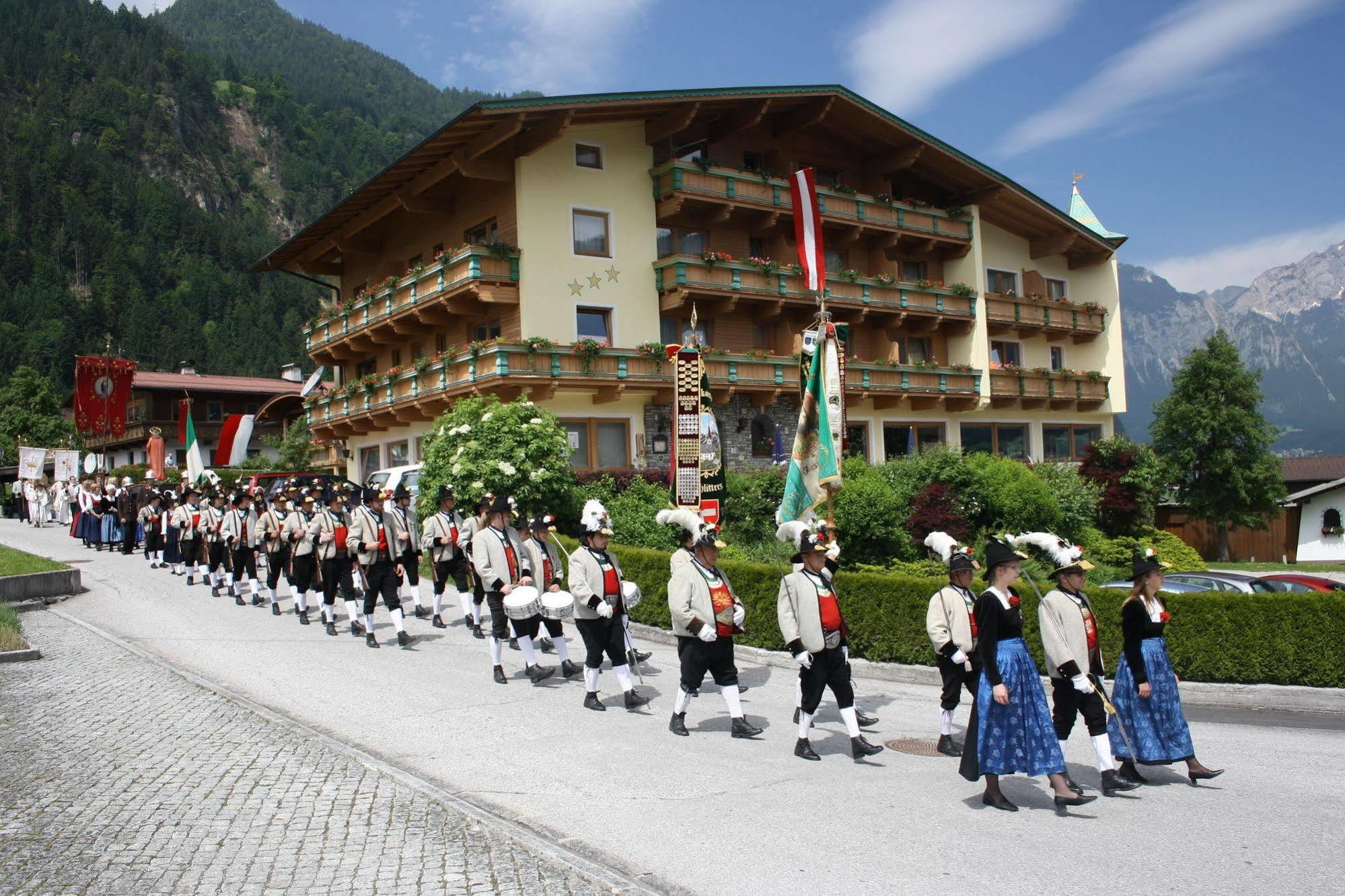 Hotel Gasthof Jaeger Zillertal ชลิทเทอร์ส ภายนอก รูปภาพ